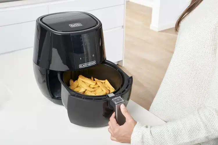 https://www.lacasadeloutlet.es/wp-content/uploads/2022/05/freidora-aire-blackampdecker-bxaf3500e-3l-air-fryer-5.jpg.webp