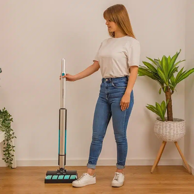 Fregona eléctrica FreeGo Wash Twice Spray Cecotec - Imagen 10