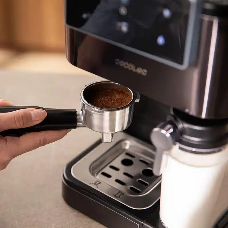 Cafetera semiautomática Cecotec Power Espresso ColdBrew Latte Dark - Imagen 8